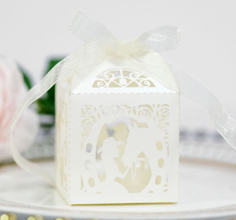 Simple Creative Wedding Hollow Girl And Horse Pattern Chocolate Candy Packaging Box